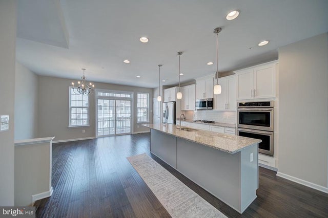 2714 Pinebrook Rd, Hyattsville