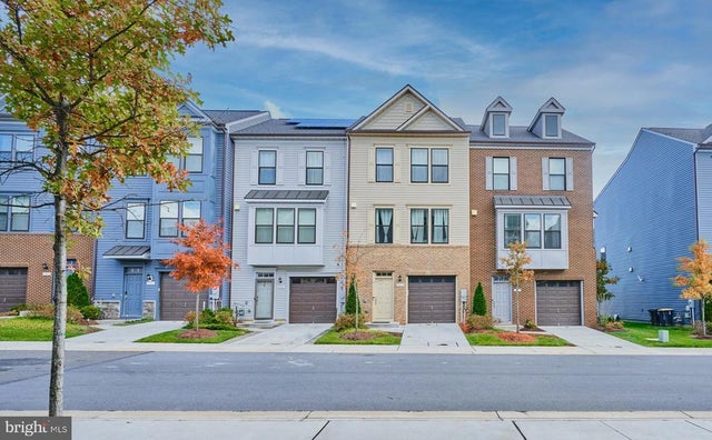 4939 Vista Glen Ln, Lanham