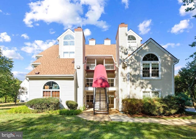 1018 Fallcrest Ct #3-301, Bowie