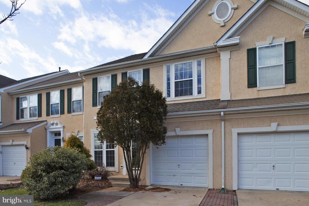 30 Bridle Ct, CHERRY HILL