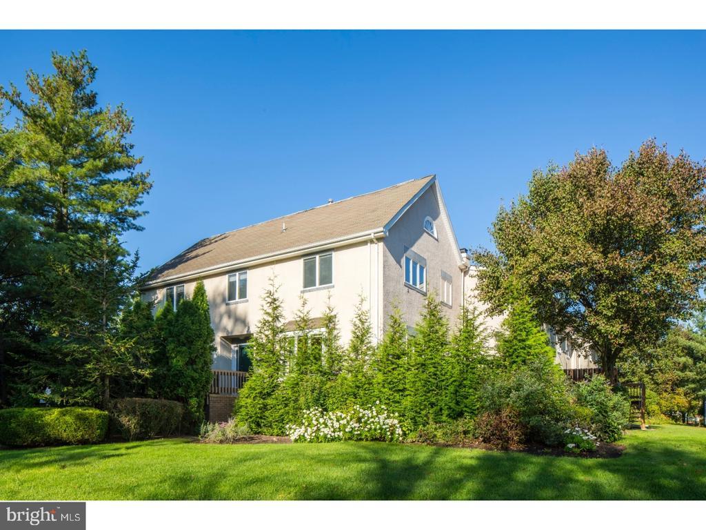 11 Lexington Ct, PRINCETON