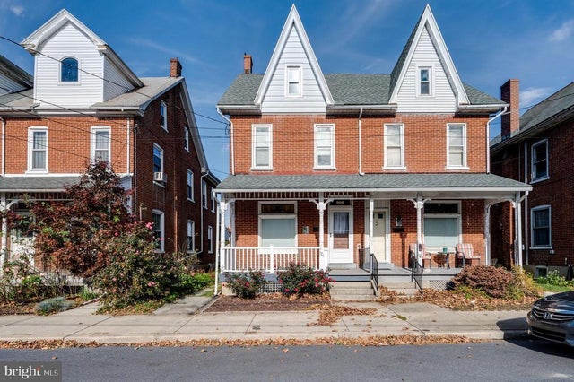 121 W Arch St, Fleetwood