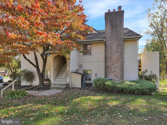 10 Pine Woods Ct, Reading