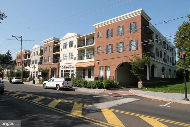 200 N Sycamore St #2a, Newtown