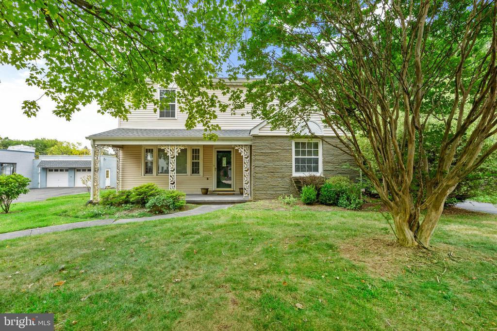 421 Lafayette St, NEWTOWN