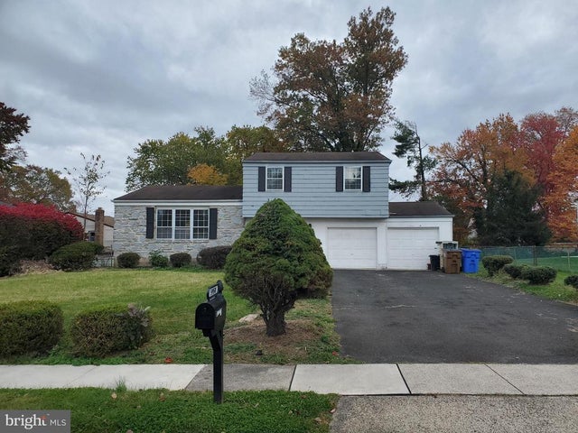 5950 Griscomb Dr, Bensalem