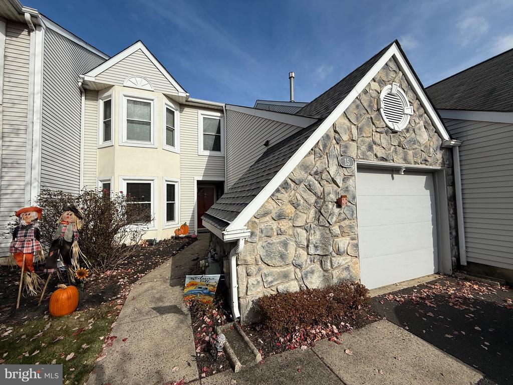 15 Northrup Ct, NEWTOWN