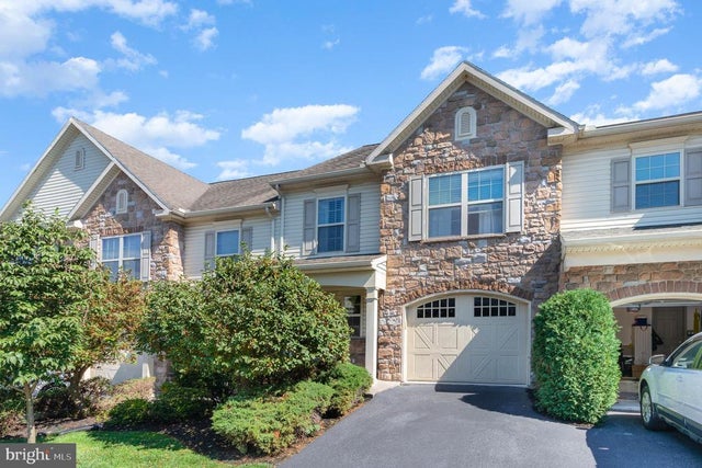 471 Nursery Dr N, Mechanicsburg