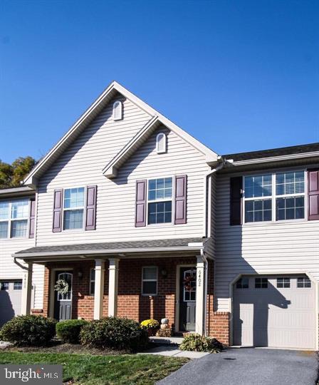 6402 Creekbend Dr, Mechanicsburg