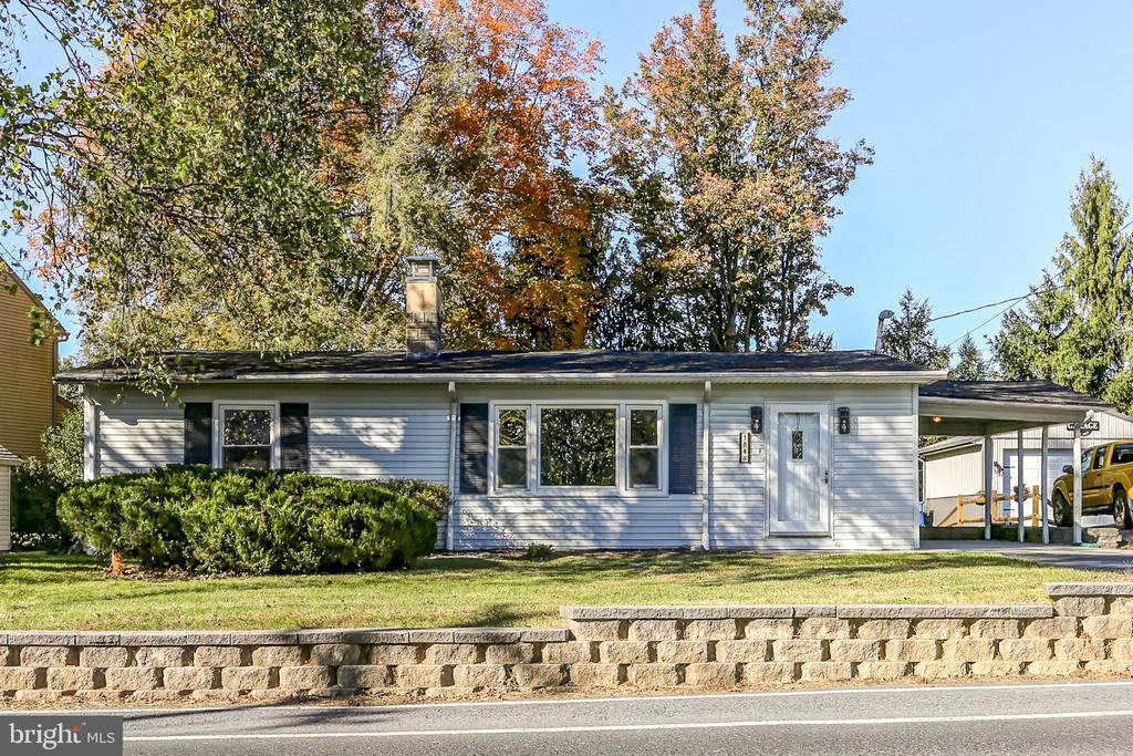 184 Woods Dr, MECHANICSBURG