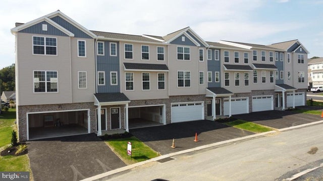 1851 Shady Ln, Mechanicsburg