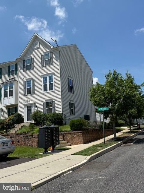 611 Washington Square, Spring City