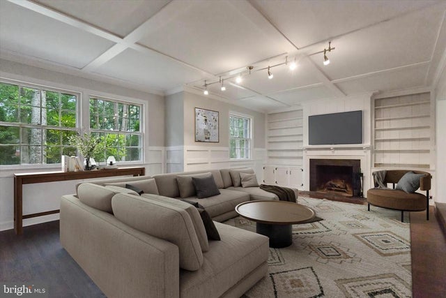 310 Pine Tree Rd, Wayne