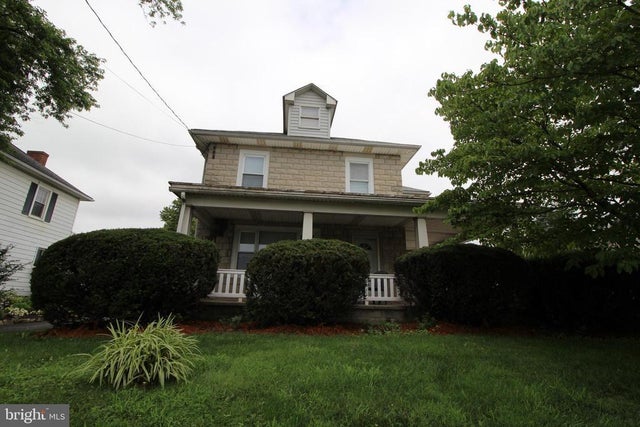 549 W Main St, New Holland