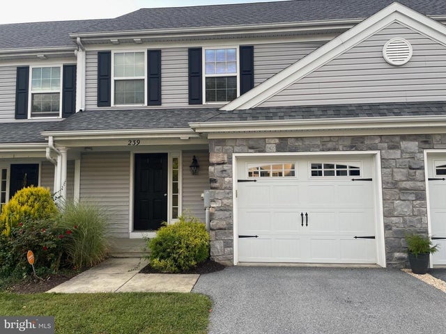 239 Steepbank Rd, Lancaster