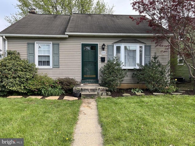 204 Wecaf Rd, New Holland