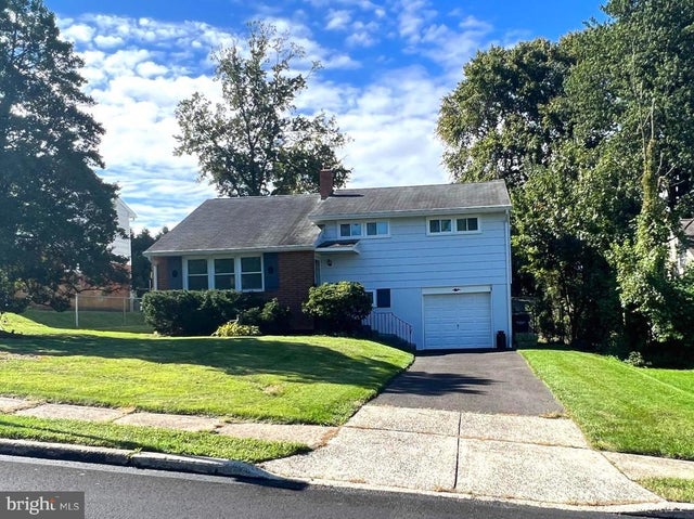 10 Forest Ave, Willow Grove