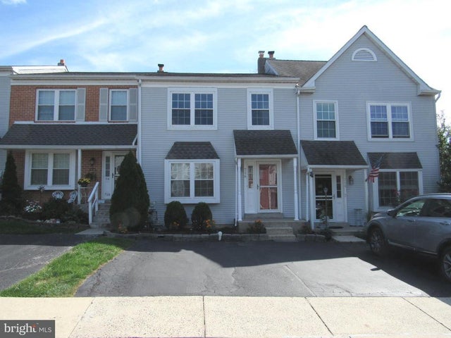 716 Sandalwood Lane, Eagleville