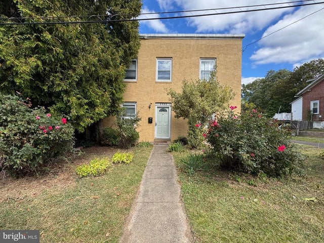 2323 Parkview Ave #store 2, Willow Grove