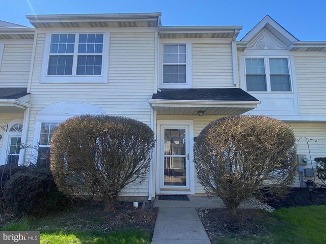 6603 Colonial Ct, North Wales