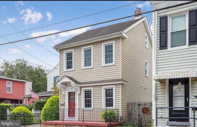 54 Chestnut St, Pottstown