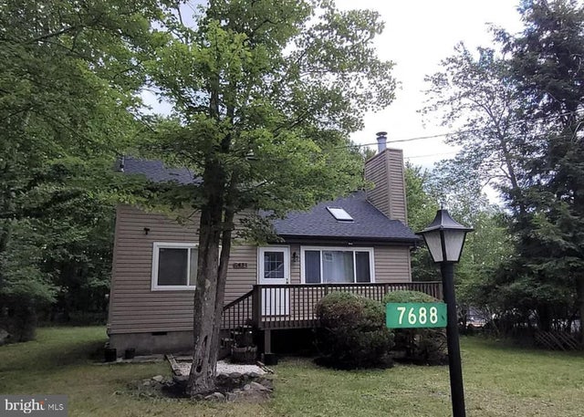 7688 Fawn Ln, Tobyhanna