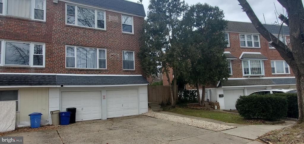 224 Robina St #2nd Floor, PHILADELPHIA