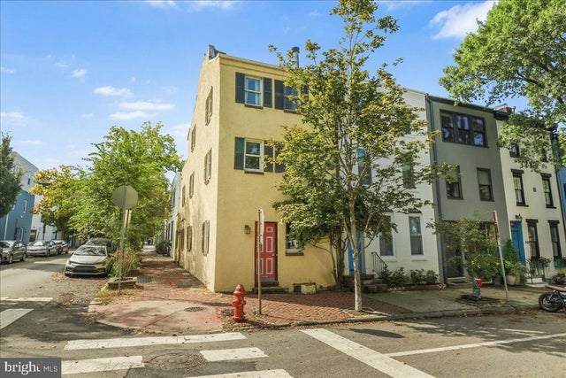 2500 Pine St, Philadelphia