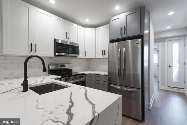 3849 Fairmount Ave, Philadelphia