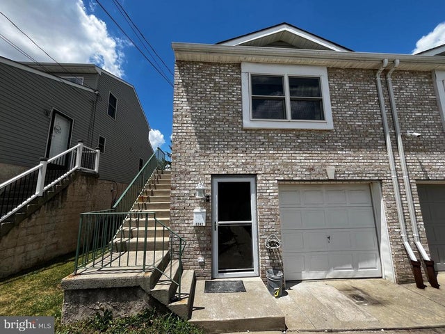 9242 Cambridge St, Philadelphia