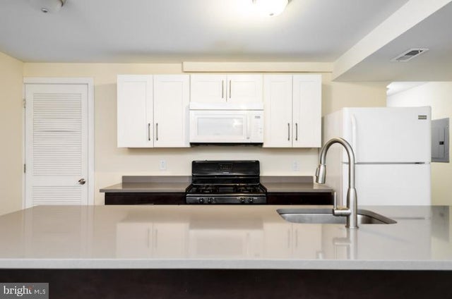 2006 Walnut St #8, Philadelphia