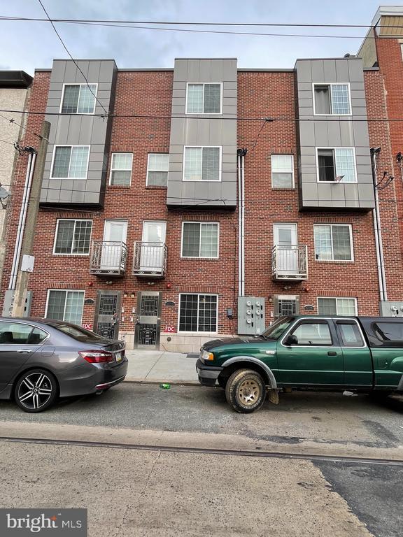 615-617 N 11th St #3f, Philadelphia