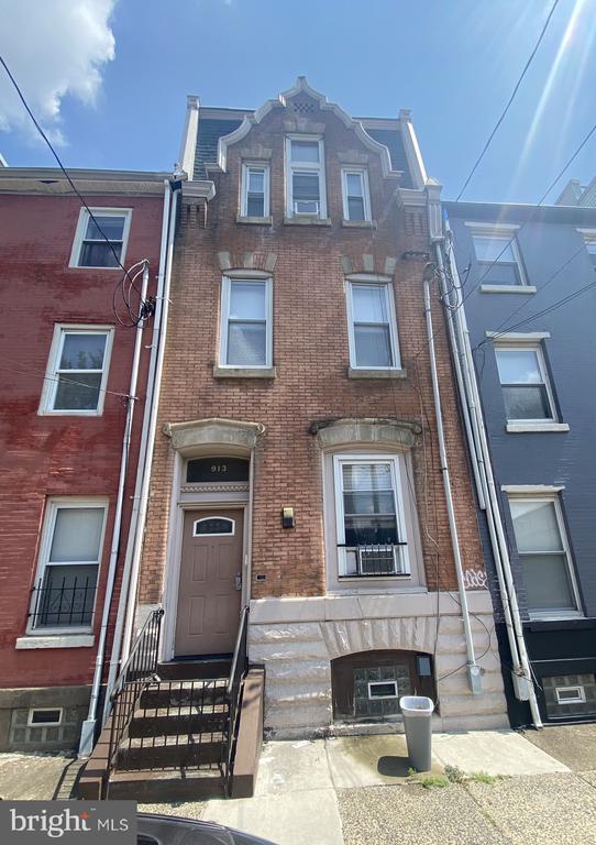 913 N 15th St #3f, Philadelphia