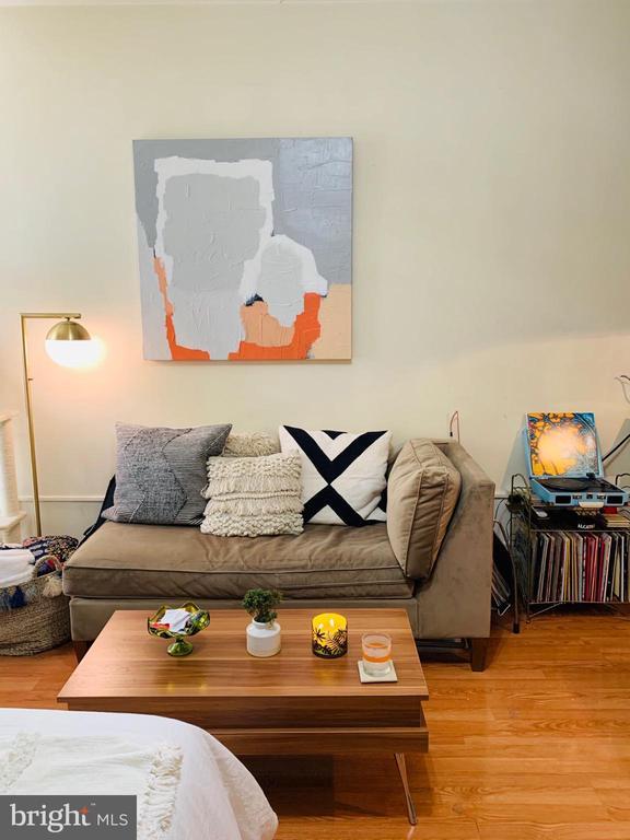 1324 Locust St #317, Philadelphia