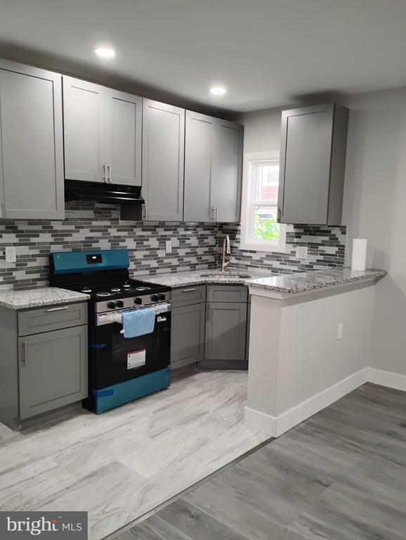 527 S Redfield St, Philadelphia