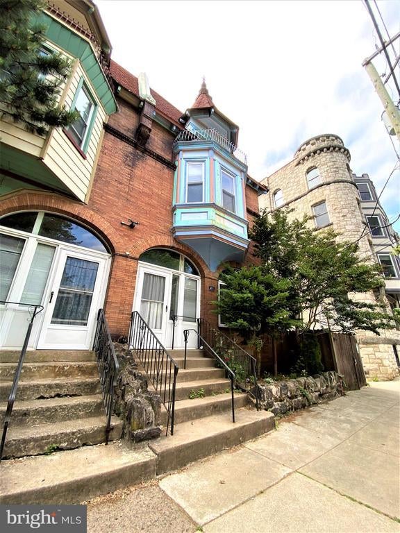 406 S 45th St #2f, Philadelphia