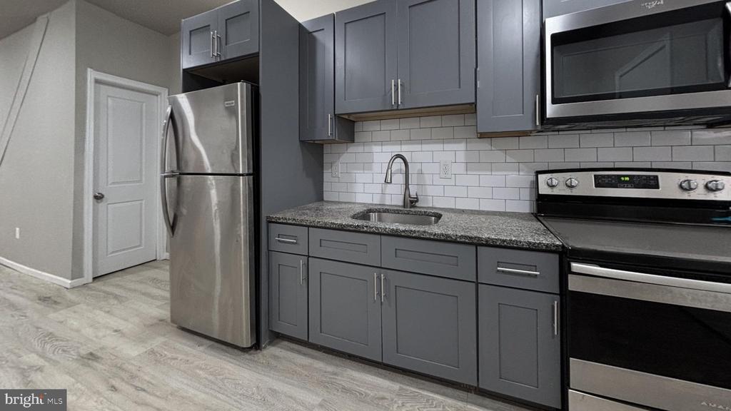 141 N Peach St, PHILADELPHIA