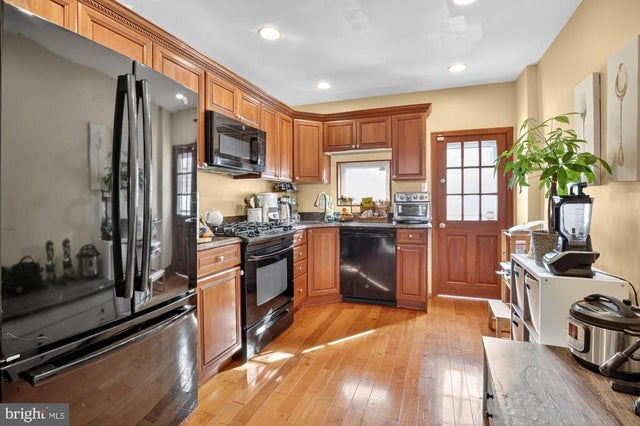 818 Belgrade St, Philadelphia