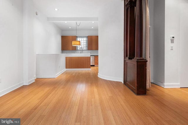 727 S 7th St #1r, Philadelphia