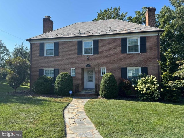 4755 34th St N, Arlington