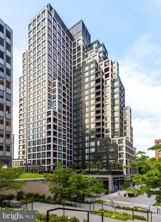 269 19th Ct S #ph2302, Arlington