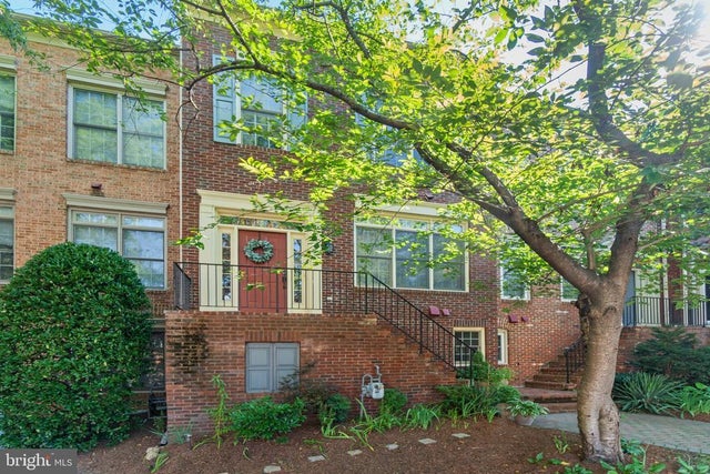 727 N Vermont St, Arlington