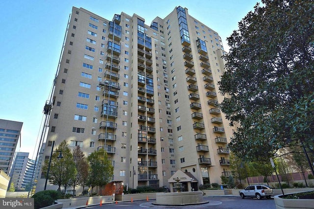 1211 S Eads St S #1905, Arlington