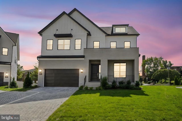 841 N Manchester St, Arlington