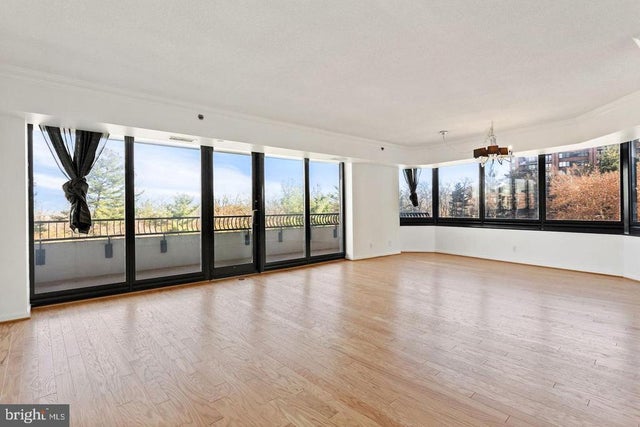 1200 Crystal Dr #313, Arlington