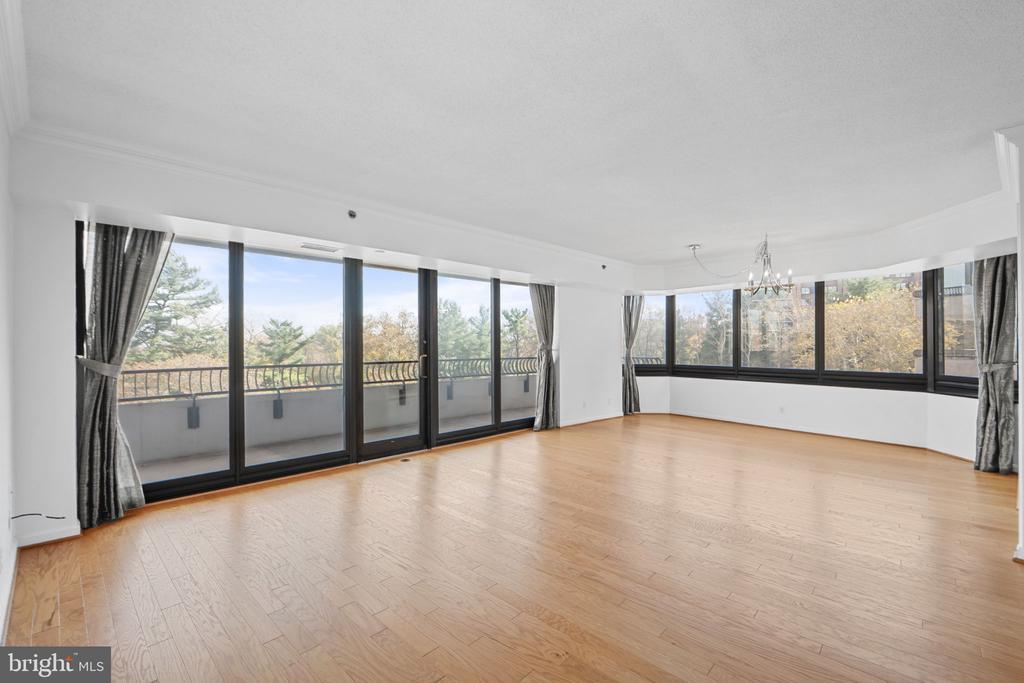 1200 Crystal Dr #313, ARLINGTON