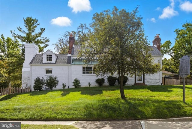 4576 26th St N, Arlington