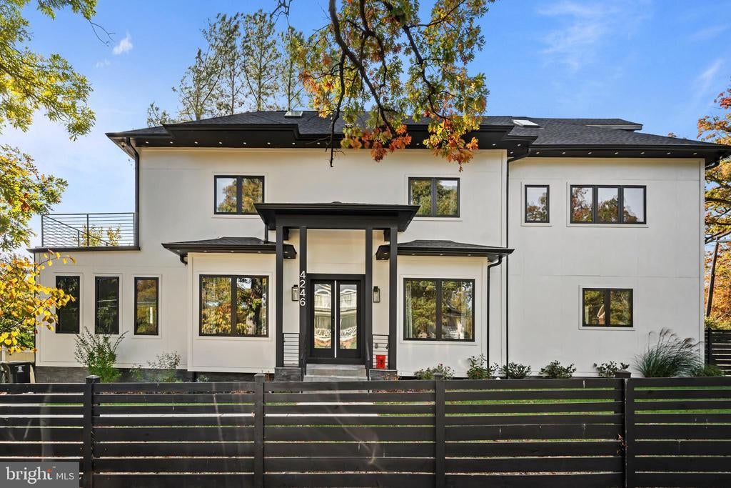 4246 15th St N, ARLINGTON