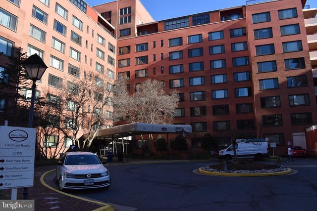 1011 Arlington Blvd #710, Arlington