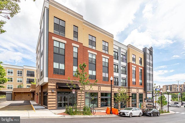 989 S Buchanan St #208, Arlington